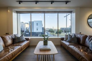 Premium City 3bed Apartment with Gated 2 car parks - 6