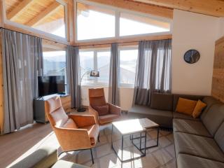 Ski-in ski-out chalet with beautiful view - 5