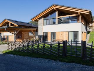 Ski-in ski-out chalet with beautiful view - 5