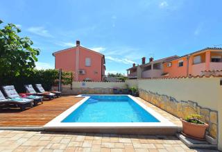 Holiday Home with Pool Peroj-Fazana (Region) 39007 - 6