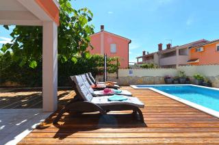 Holiday Home with Pool Peroj-Fazana (Region) 39007 - 4