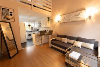 Renfrew Cozy 1BR Apartment - 8