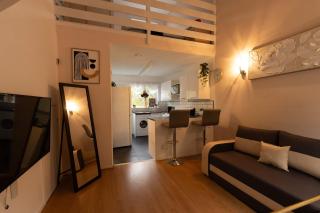 Renfrew Cozy 1BR Apartment - 7