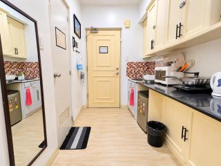 Studio Unit at the center of Alabang - 2