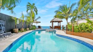 Mylara Beachfront Holiday Home - 8