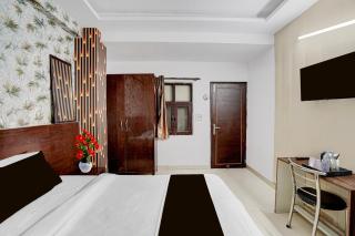 Townhouse Dwarka Sector 7 Formerly Legend - 0