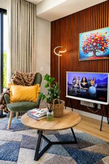 Lucent Luxury Stay 1BR Ellipse Mall of Africa - 2