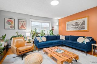 Mid Century Warmth Queen Bed Near Stampede, DT - 7