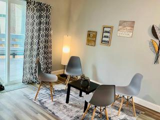 House 3 Bed, 2Bath, FREE Parking in The Woodlands - 7