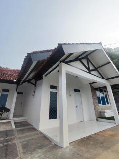 Villa Hendra Cimaja - Beachfront, 2BR, 1BA, Full Kitchen - 0