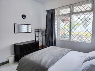 Villa Hendra Cimaja - Beachfront, 2BR, 1BA, Full Kitchen - 5