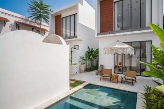 Villa Saya - Modern 2BR Retreat Near Seseh - 0