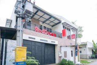 RedDoorz At Sukomanunggal Surabaya - 7