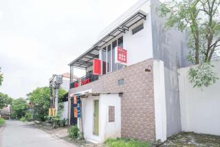 RedDoorz At Sukomanunggal Surabaya - 3