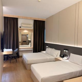 The Landmark Hotel - 4