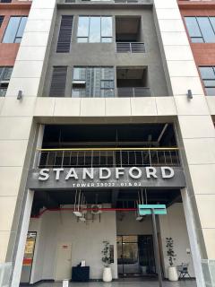 Vicienta Luxury Stay 2BR Apartment at Stanford Meikarta - 8
