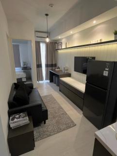 Vicienta Luxury Stay 2BR Apartment at Stanford Meikarta - 4