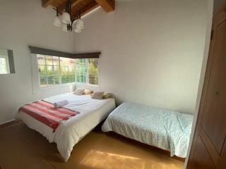 Increíble casa en centro de Avándaro, alberca, jacuzzi, asador, hamaca - 2