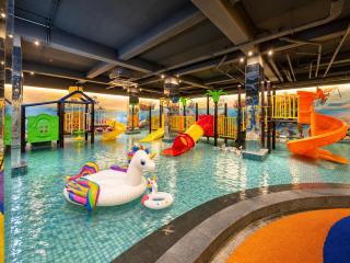 Avery Hotel & Waterpark Surabaya Tugu Pahlawan - 8
