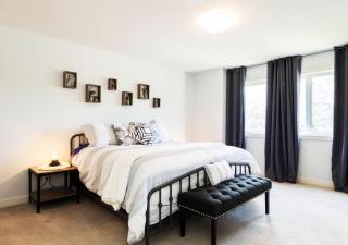 Modern Home - King Bed - Garage - Long Stays - 8