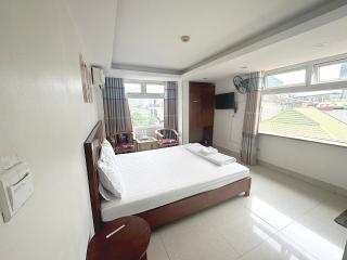 Hanoi Gold Hotel Near Bach Mai - 9
