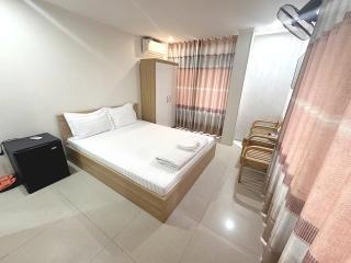 Hanoi Gold Hotel Near Bach Mai - 6
