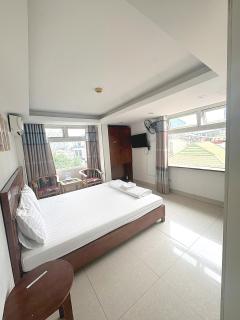 Hanoi Gold Hotel Near Bach Mai - 8