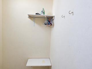 Departamento 21, cama king, cocineta , cerca del CAS,CIMA, CRIT, centro de gobierno y galerias mall - 5