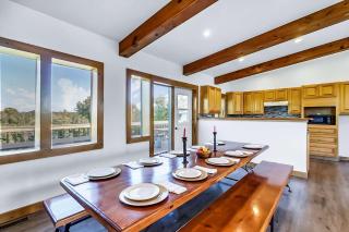 Large Blue Mountain Chalet Near Ski Hills, Sleeps 20, Walk to The Village, Hot Tub, Sauna, Ping Pong, Petfriendly - 8
