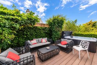 The Andromeda Hideaway - 6BR Hot tub BBQ - 7