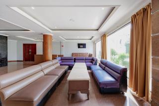 Urbanview Hotel D Calton Sukabumi - 2