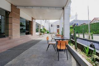 Urbanview Hotel D Calton Sukabumi - 4