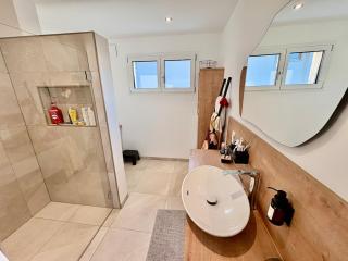 Neubau im Naturidyll für Wellness, Spiel und Spaß - 5