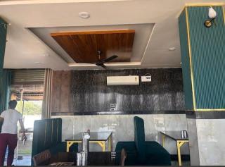 Hotel Bagwan - 4