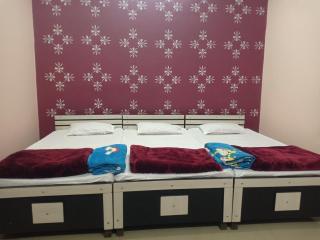 NATRAJ Home Stay - 8