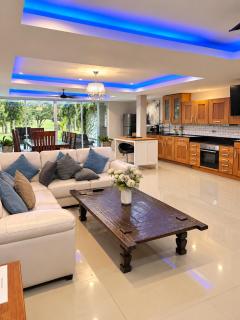 5 bedrooms & bathroom villa - 9