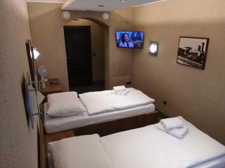 Hotel Bravo - 8
