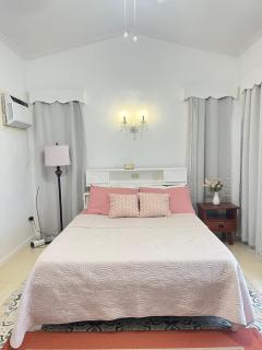 Room for 2- Near Mahogany market - 5