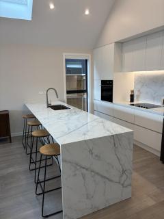 Modern Alpine Retreat - Queenstown - 4