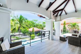 Barefoot Beachfront, Pool, Surf & Private Casita - 8