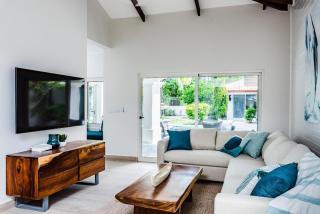 Barefoot Beachfront, Pool, Surf & Private Casita - 2