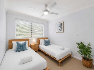 Seabreeze & Ocean views Kings beach - 4