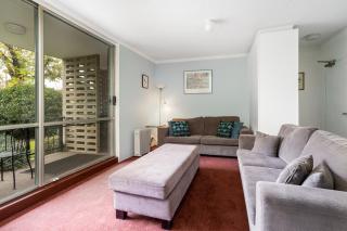 Quiet 2BR Apartment with Garden views in Griffith - 7