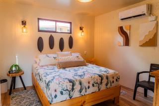 Stylish-Walk to Beach-Restaurants-Uvita-Fun-Chic - 8