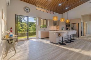 Panoramic Jungle Views-pool-2 suites-wildlife - 3