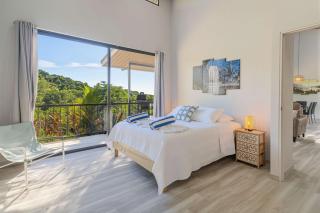 Panoramic Jungle Views-pool-2 suites-wildlife - 9