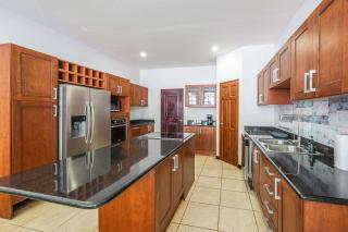 Gated-Pool-Mountain Villa-Sleep 8-Private-Wildlife - 7