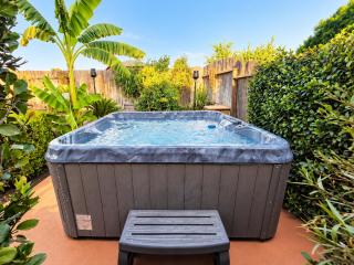 Casa Tropical Escape Private Pool Hot Tub - 9