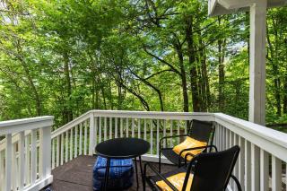 Spacious Stylish Modern Daylight Basement Suite King Bed Office - Bellevue - 5