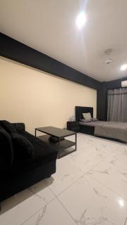 Luxe Studio Apartment in Islamabad, Margalla Views - 3